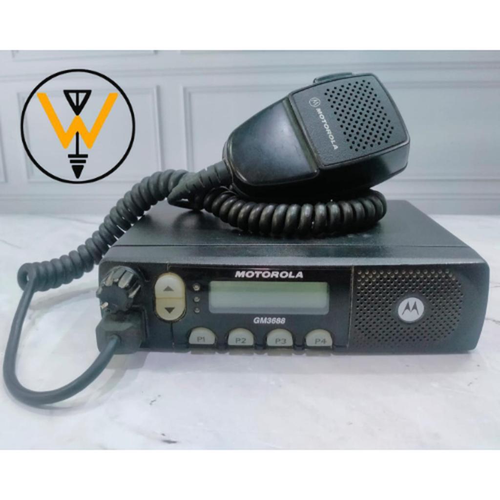 RADIO RIG MOTOROLA GM 3688 GM3688 UHF 403-438MHZ ORI BEKAS