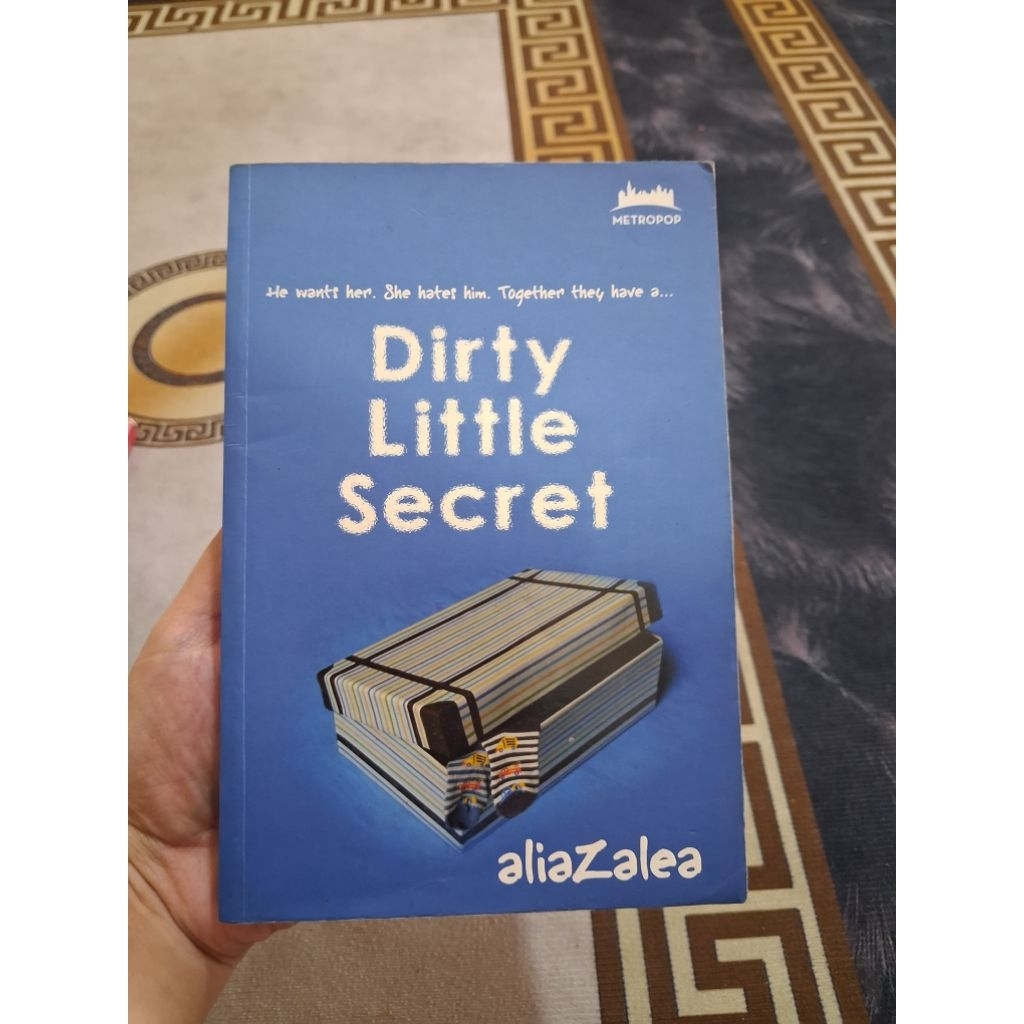 buku Dirty little secret aliazalea