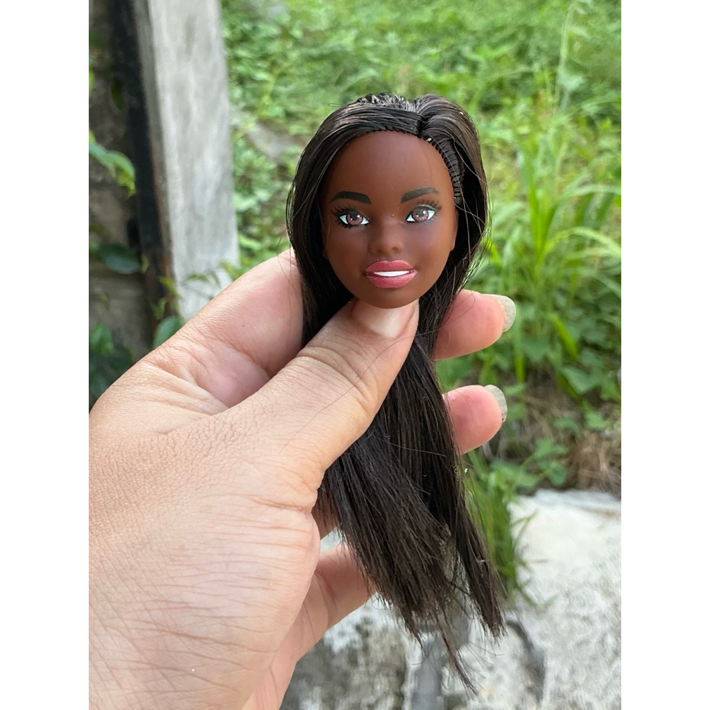 Kepala boneka Barbie fashionista