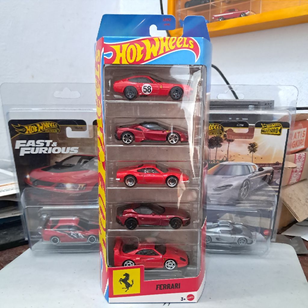 Hot wheels Ferrari gift pack 5- Hot wheels Ferrari 5 pack- Hot wheels gift pack Ferrari