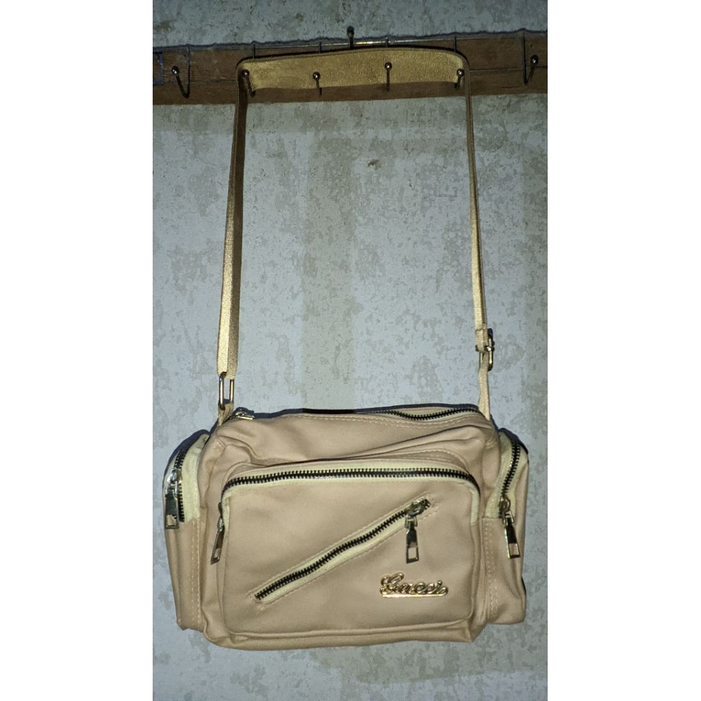 tas selempang wanita, tas wanita murah, tas preloved wanita, tas bekas wanita, tas muat banyak baran