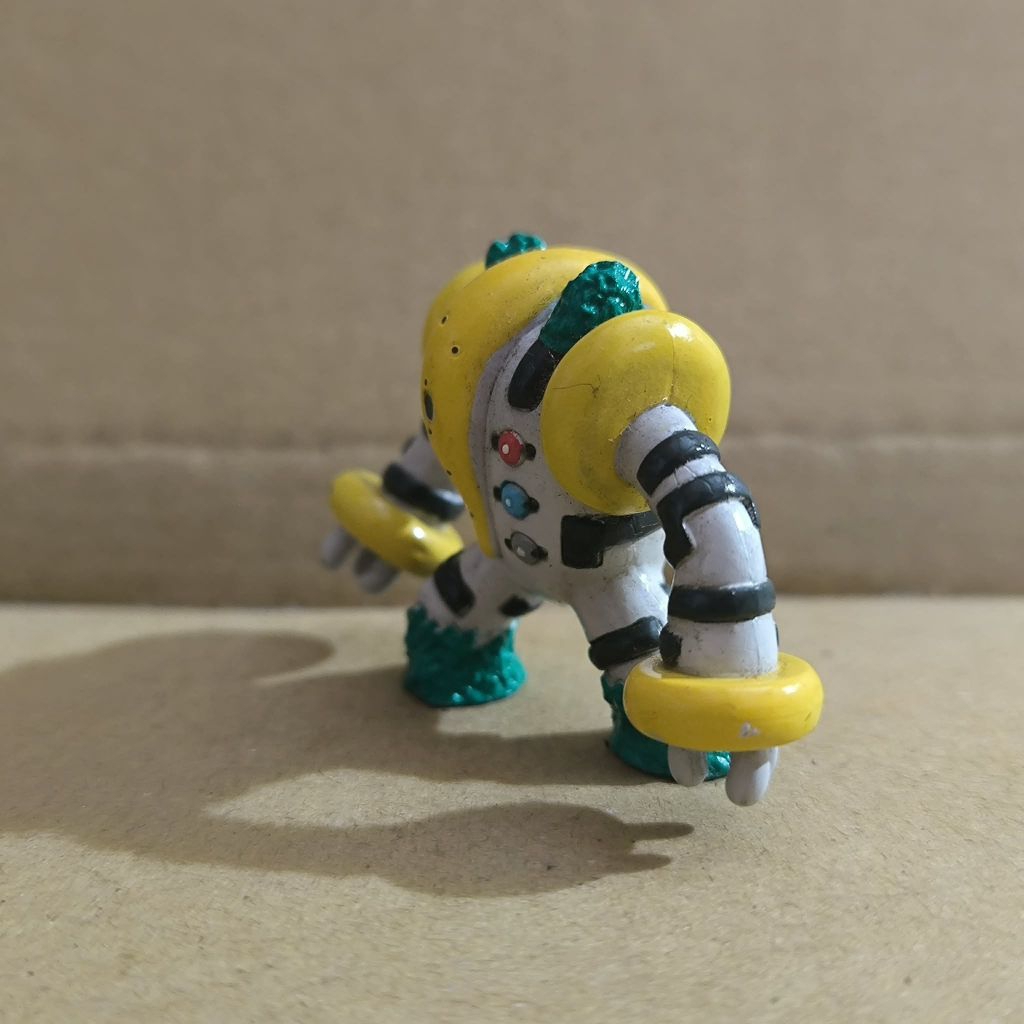 Pokemon regigigas tomy moncolle rare