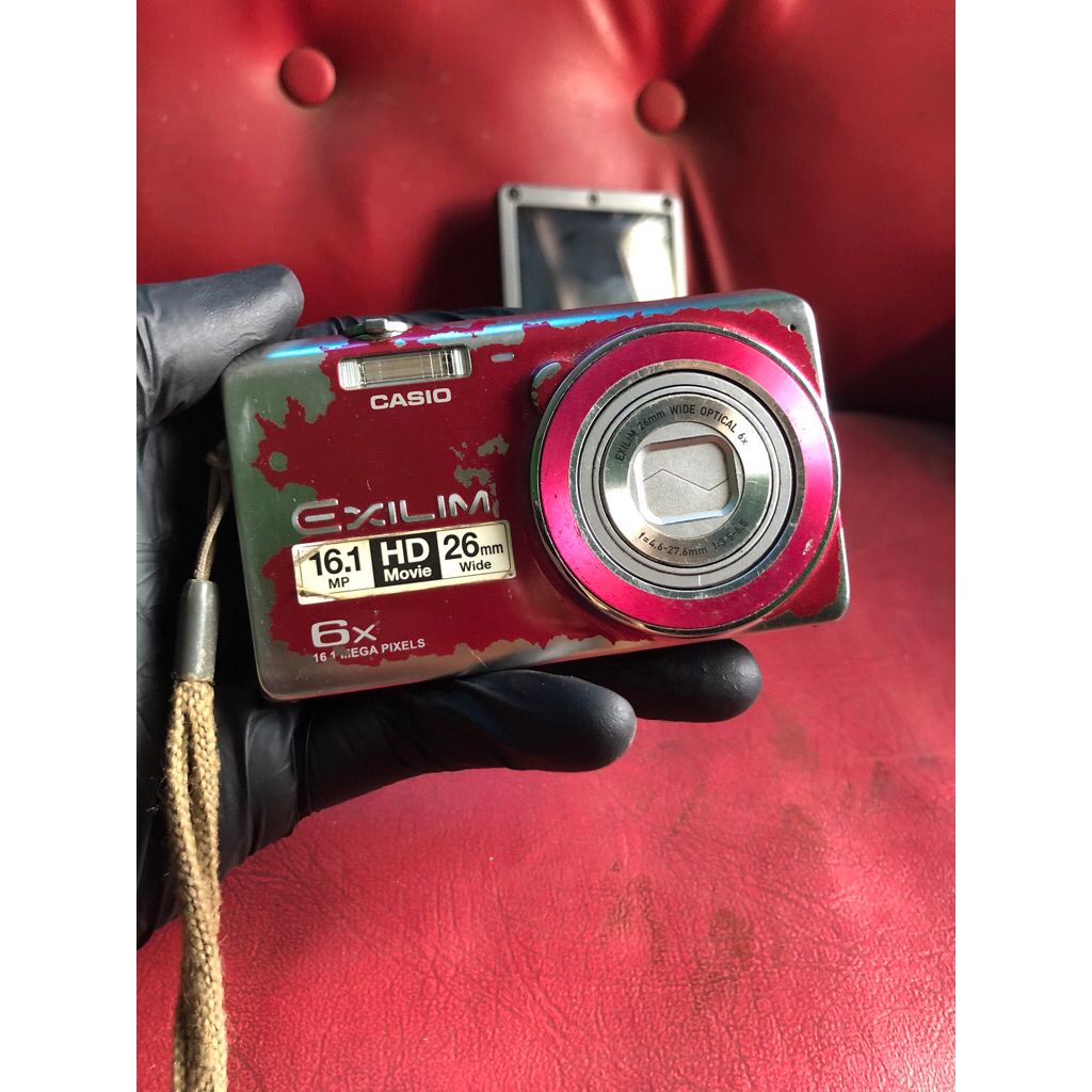 KAMERA DIGITAL CASIO EXILIM EX-ZS20