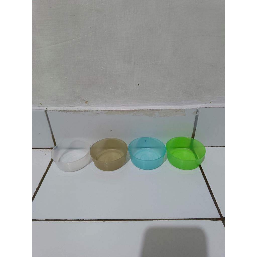 small round Tupperware ORI (tanpa tutup)