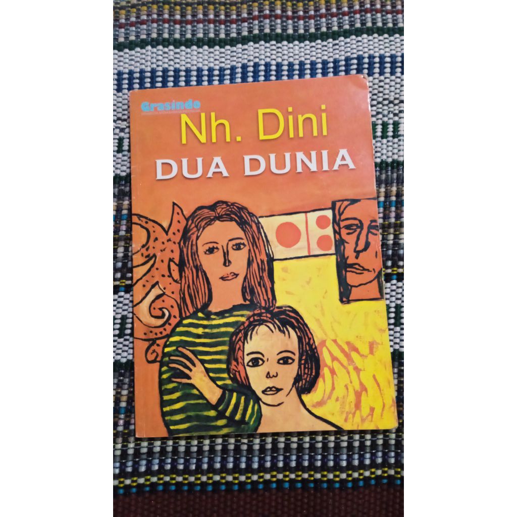 Dua Dunia Kumpulan Cerpen Karya Nh. Dini