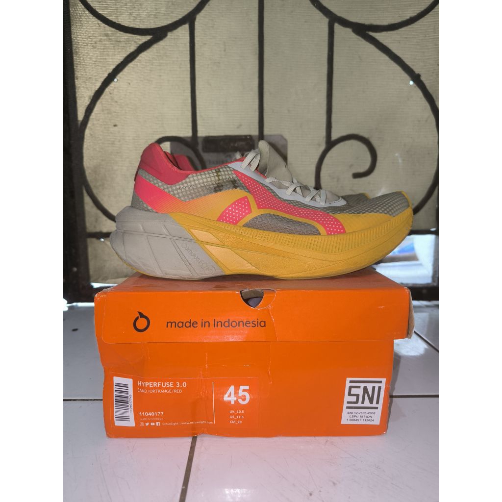 [Preloved] Ortuseight Hyperfuse 3.0 Sand/Orange/Red - Size 45 (29 cm)