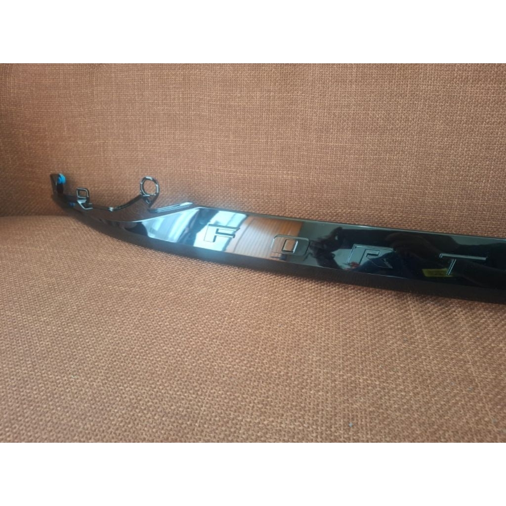 trunklid list fortuner vrz