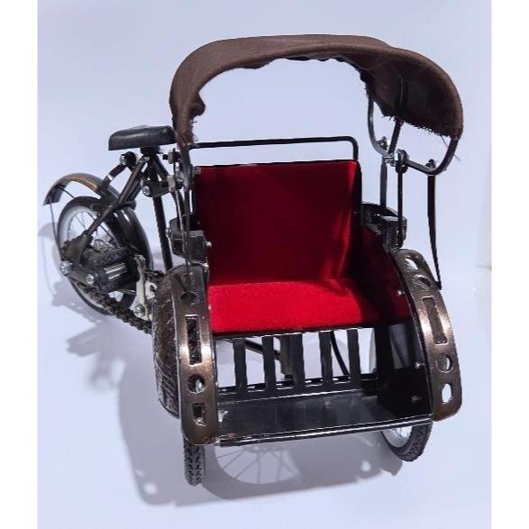 Miniatur kerajianan Becak sepda besi ontel jogja borobudur vintage klasik antik classic pajangan aks