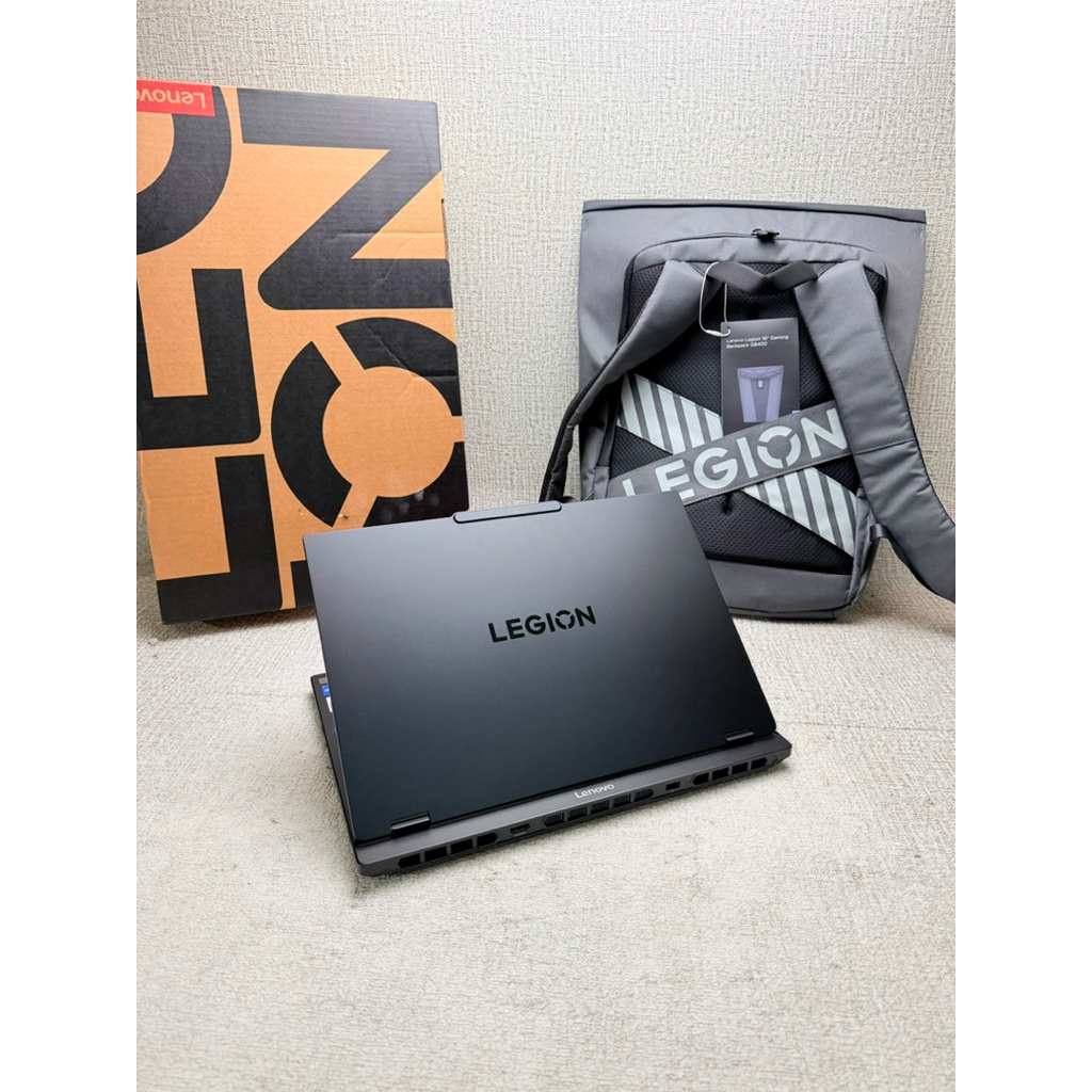 Lenovo OLED Legion 5 15iRX10. Core i7-14700HX, RTX 5060. Garansi Smpai Okt 2028