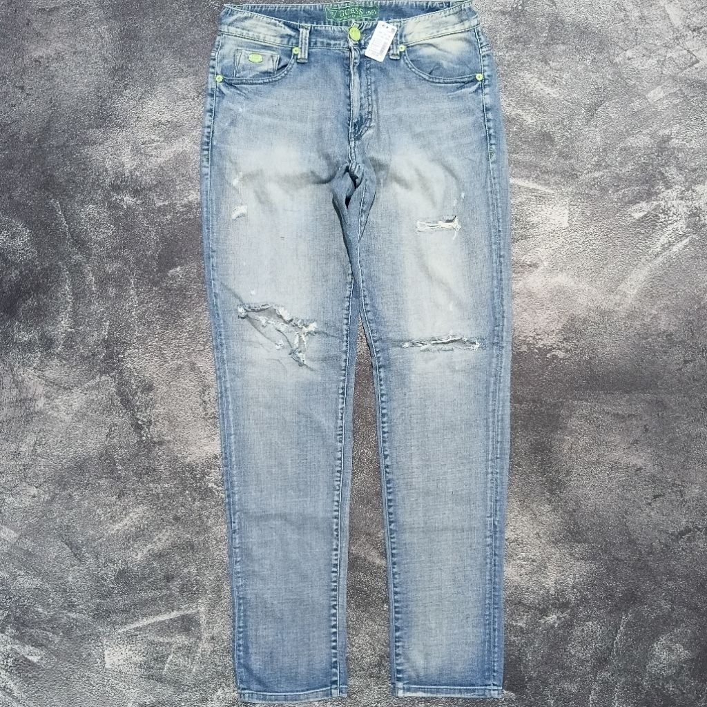 GUESS 1981 LINCOLN SLIM BAGGY DISTRESSED JEANS (mohon baca deskripsi)