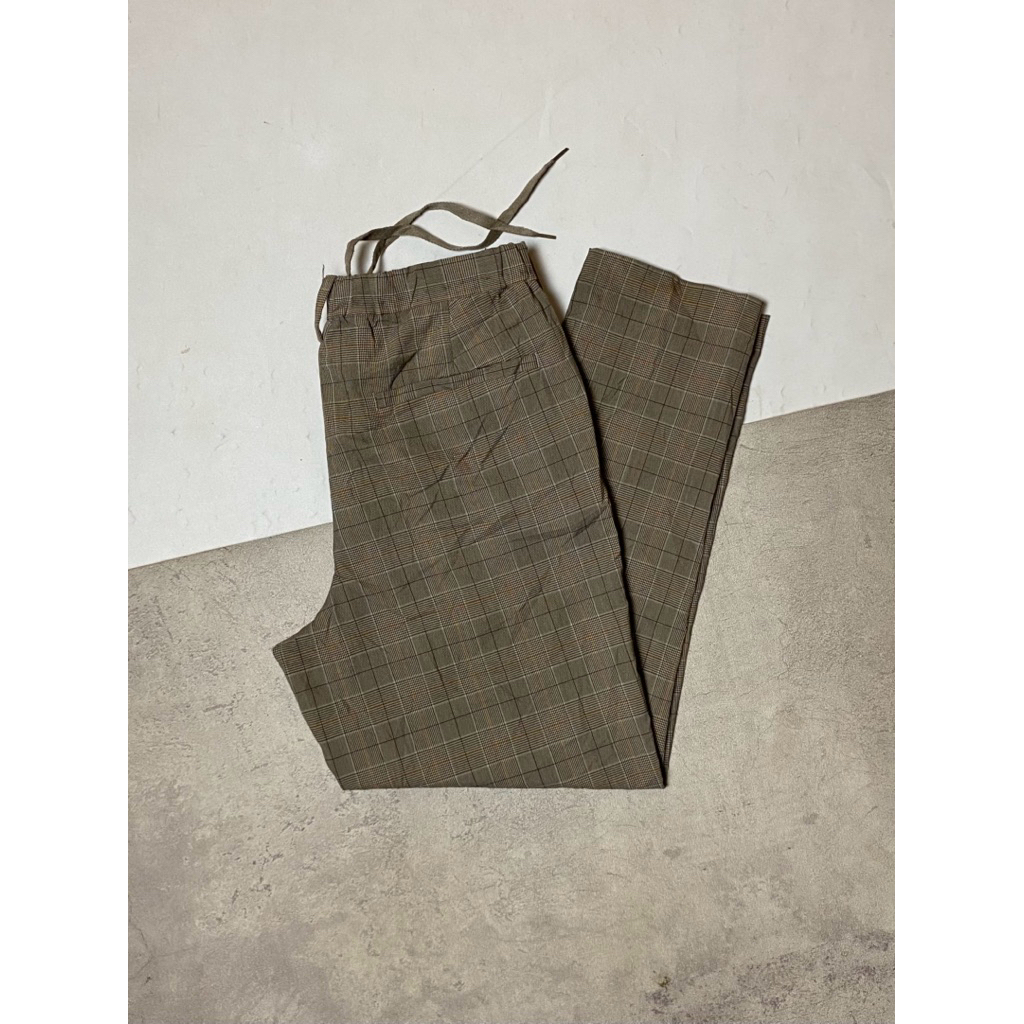 ZT 904 - GU by UNIQLO Relaxed Tartan Pants.