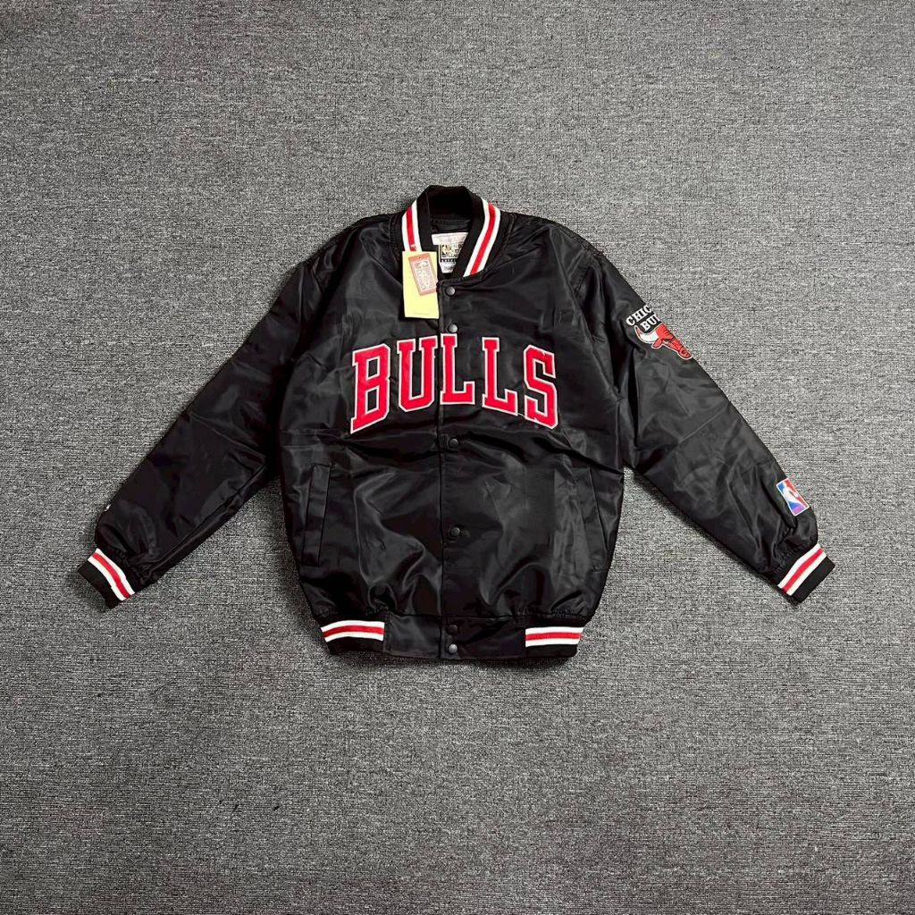 Jaket bomber Varsity full bordir Chicago Bulls