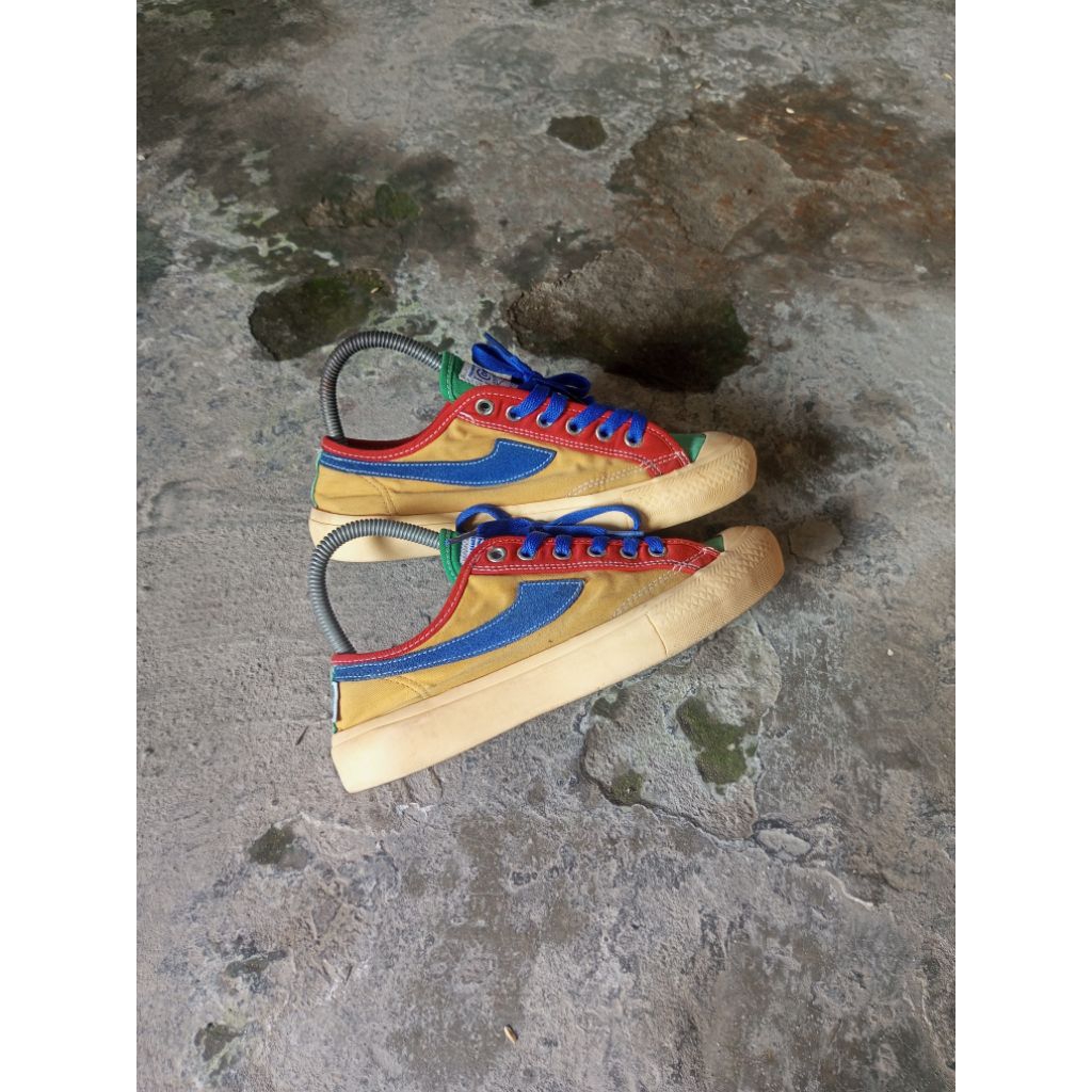 sepatu second compass sz 37 38