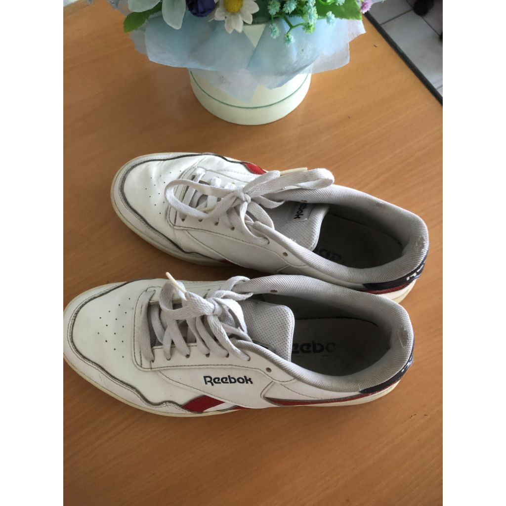 Sepatu Reebok second