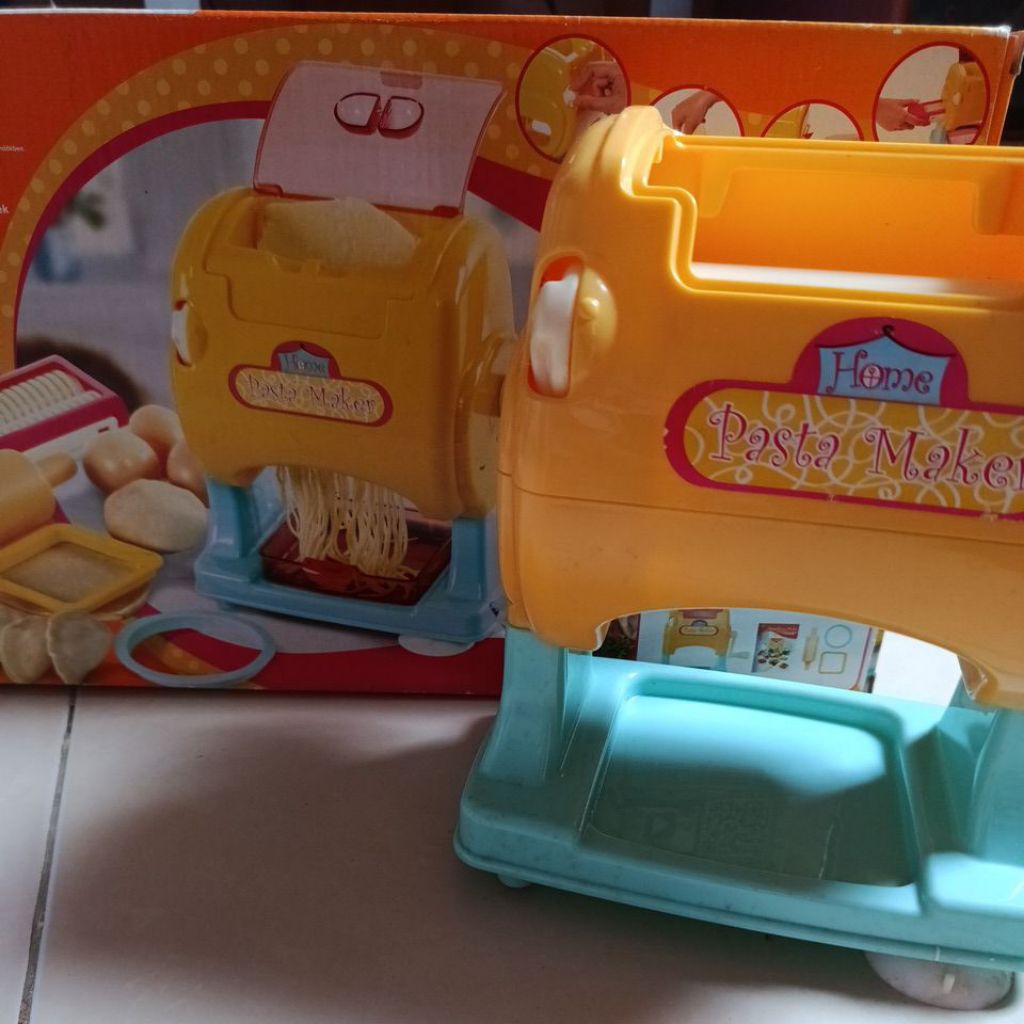 Preloved Playgo Pasta Maker