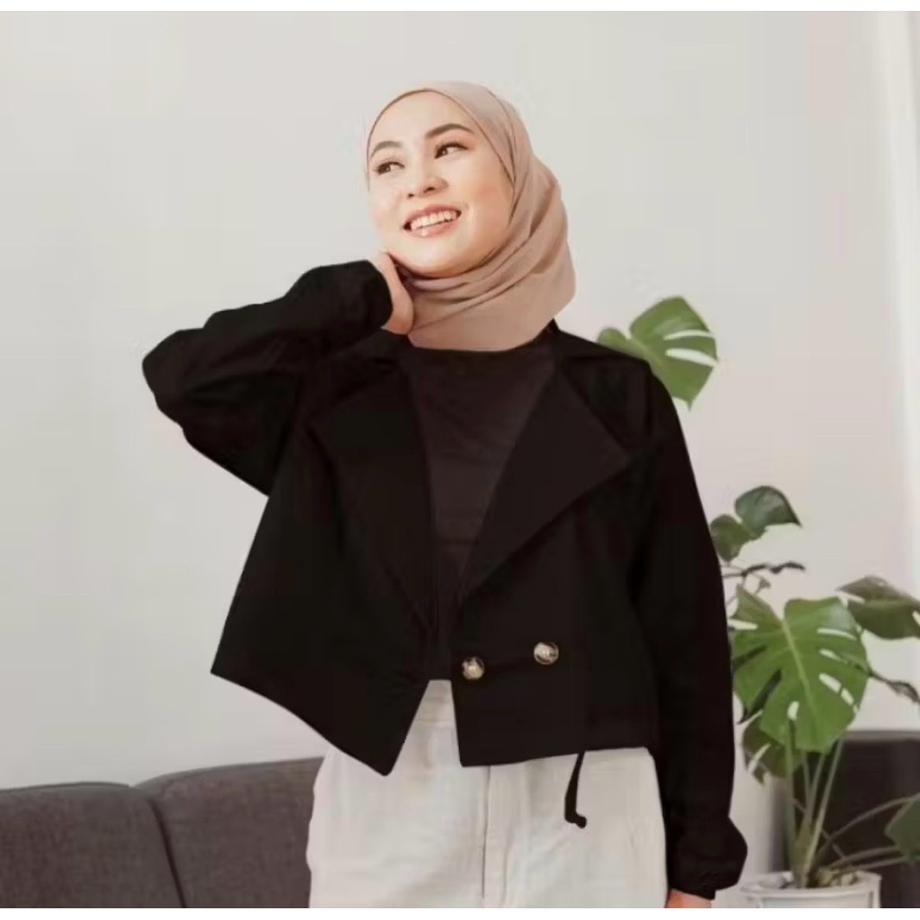 Outer Crop Hitam