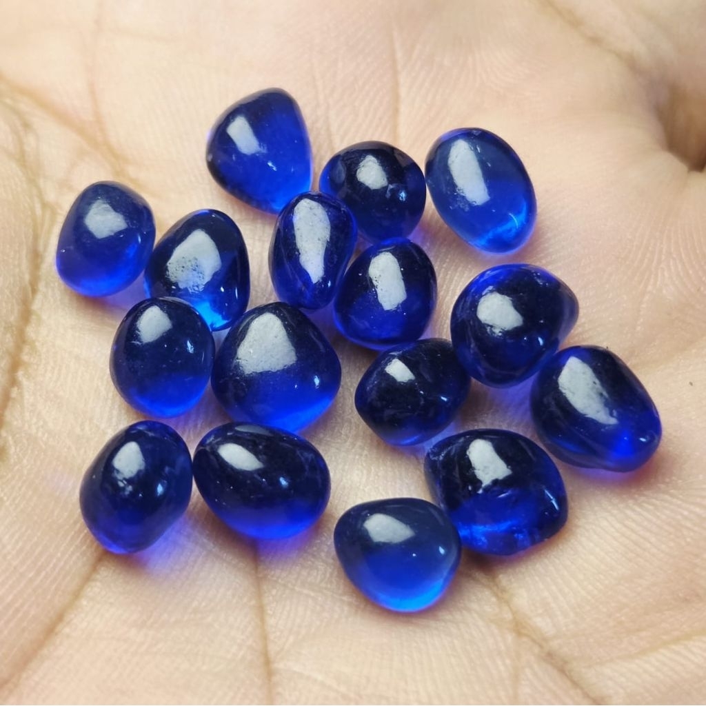 Sepasang kerikil bahan batu king safir 5-10mm random bahan tidak asli batu