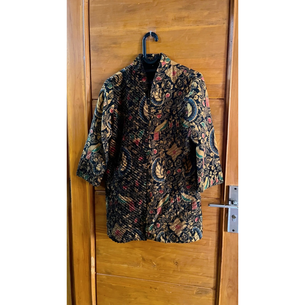 Preloved Batik Ismoyo - Atasan Batik Lipit / Pleated Wanita