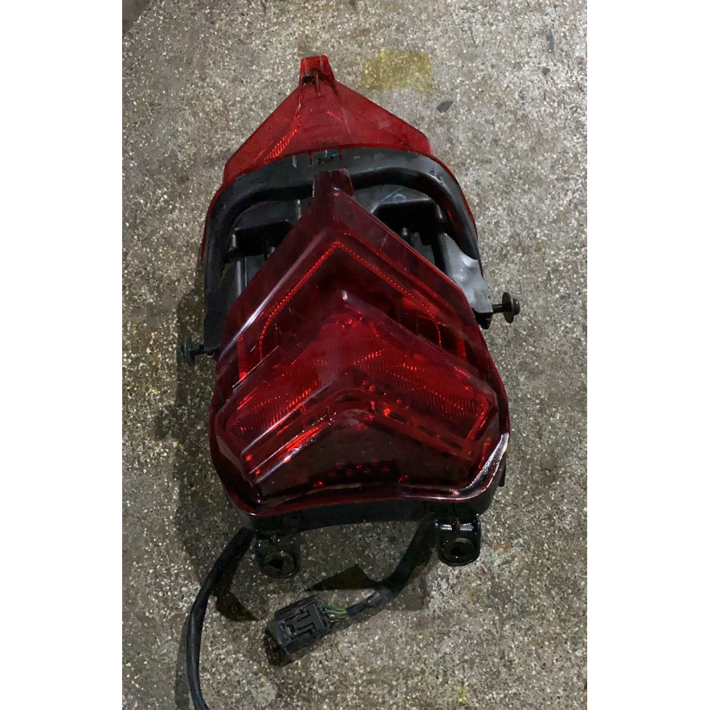 stoplamp belakang cbr150r k45r original copotan