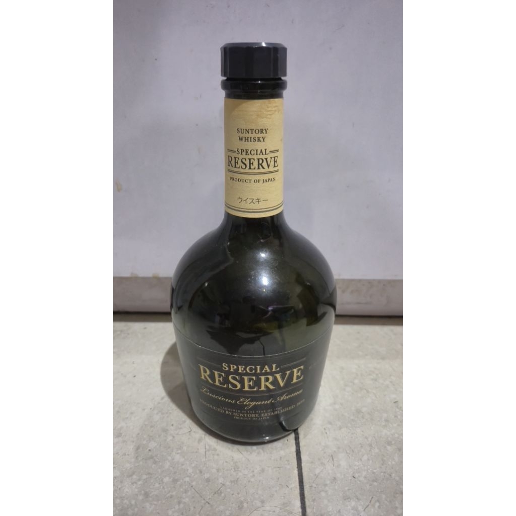 Botol bekas miras Suntory Whisky Special Reserve 700 ml jarang ada