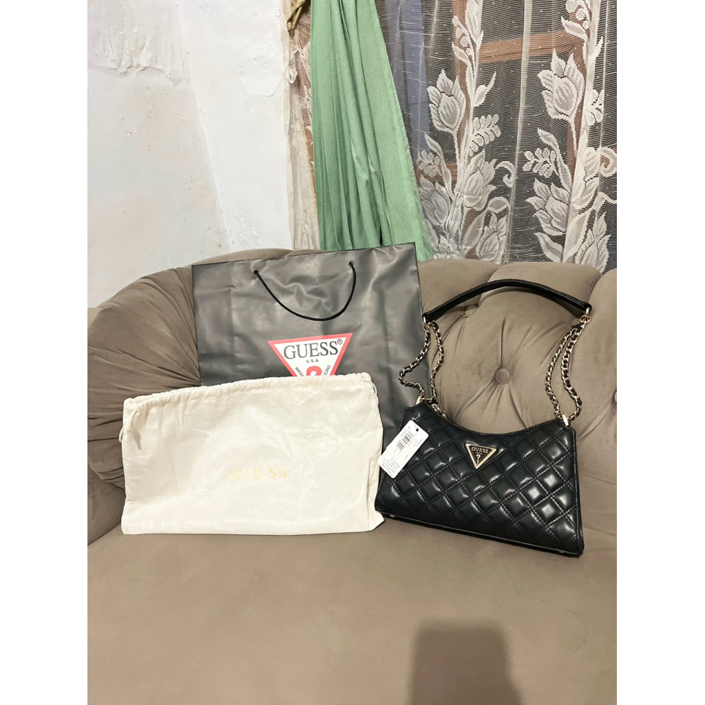 prlvdbyme Tas Guess Giully Top Zip Shoulder bags