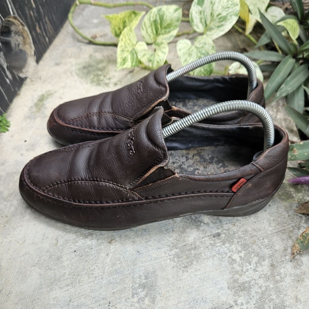 sepatu loafer second kickers size 40(25cm)