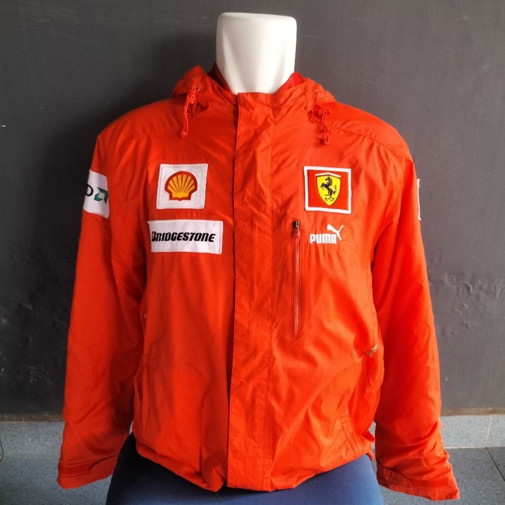 Jaket Ferrari X Puma Vintage Original Official Merchandise Scuderia Ferrari F1 2005 Gorpcore Outdoor