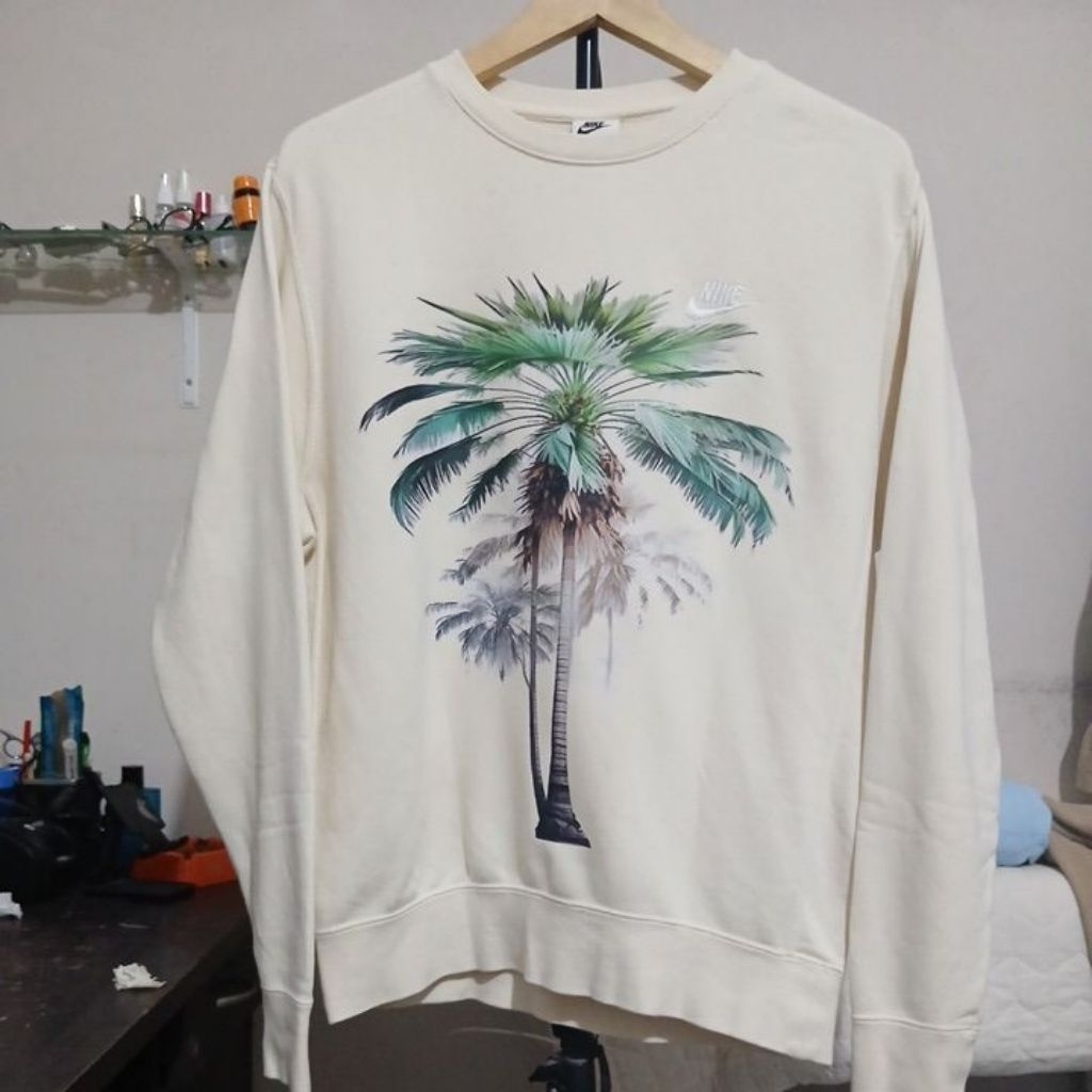 Crewneck putih tulang, krem muda, atau broken white  bahan katun fleece tebal lembut  kerah kencang 