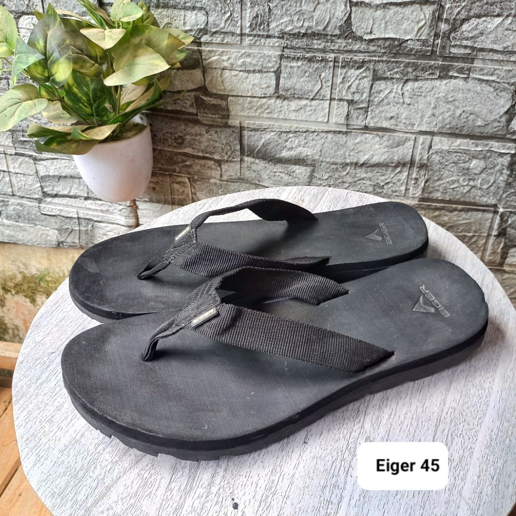 Sandal second/bekas original merk eiger size45 kecil insol 29cm cocok dikaki ukuran 43,5