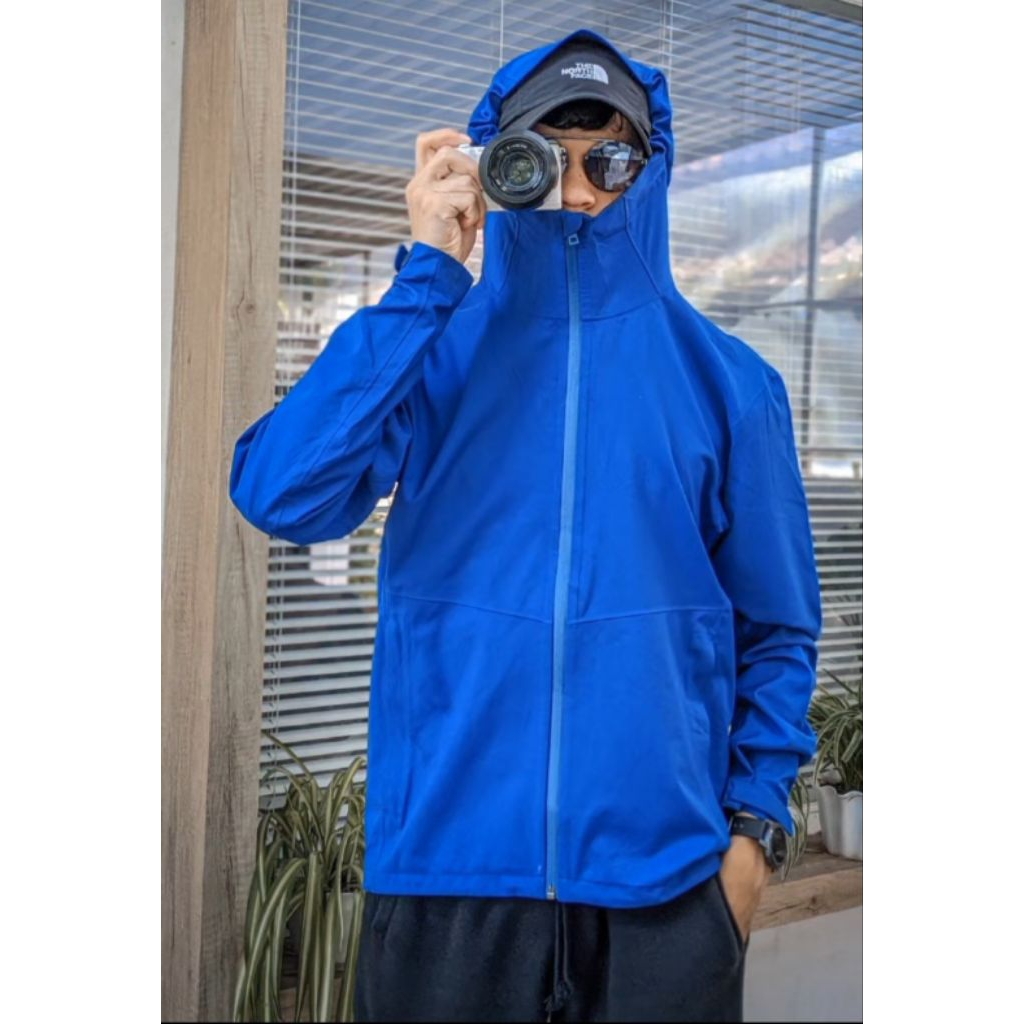 UNIQLO BLOCKTECH 3D CUT PARKA JACKET WATERREPELLENT BLUE