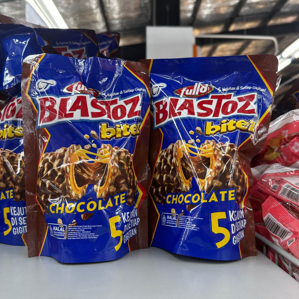Fullo Blastoz 8g Bitez (isi 10 pcs) - Semprong lapis Krim Coklat luar dalam, kemasan Pouch