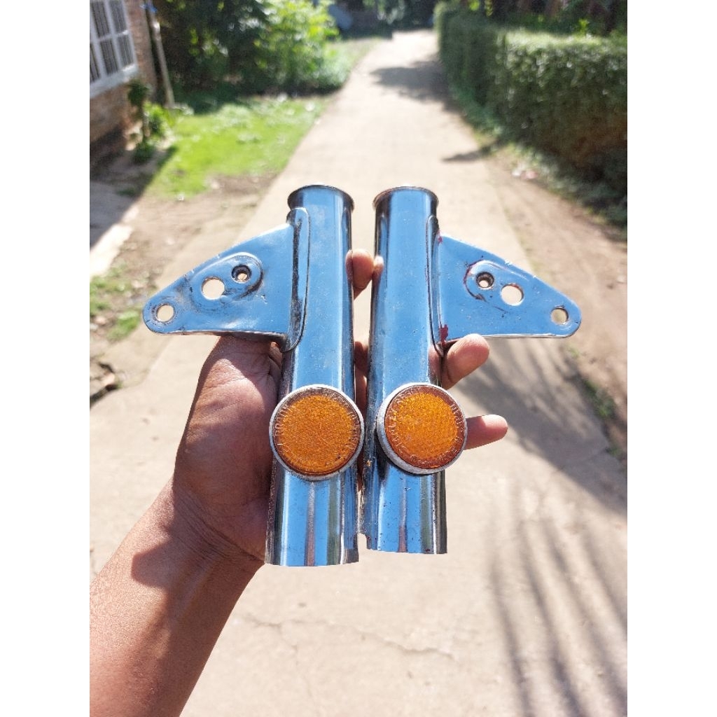 Pangkon Dudukan Lampu Depan Honda CB125 Cb 125 Original Bahan