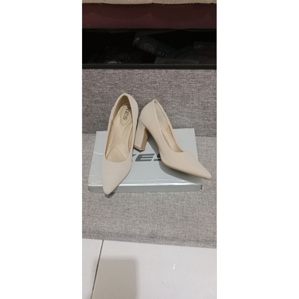 Xes heels wanita