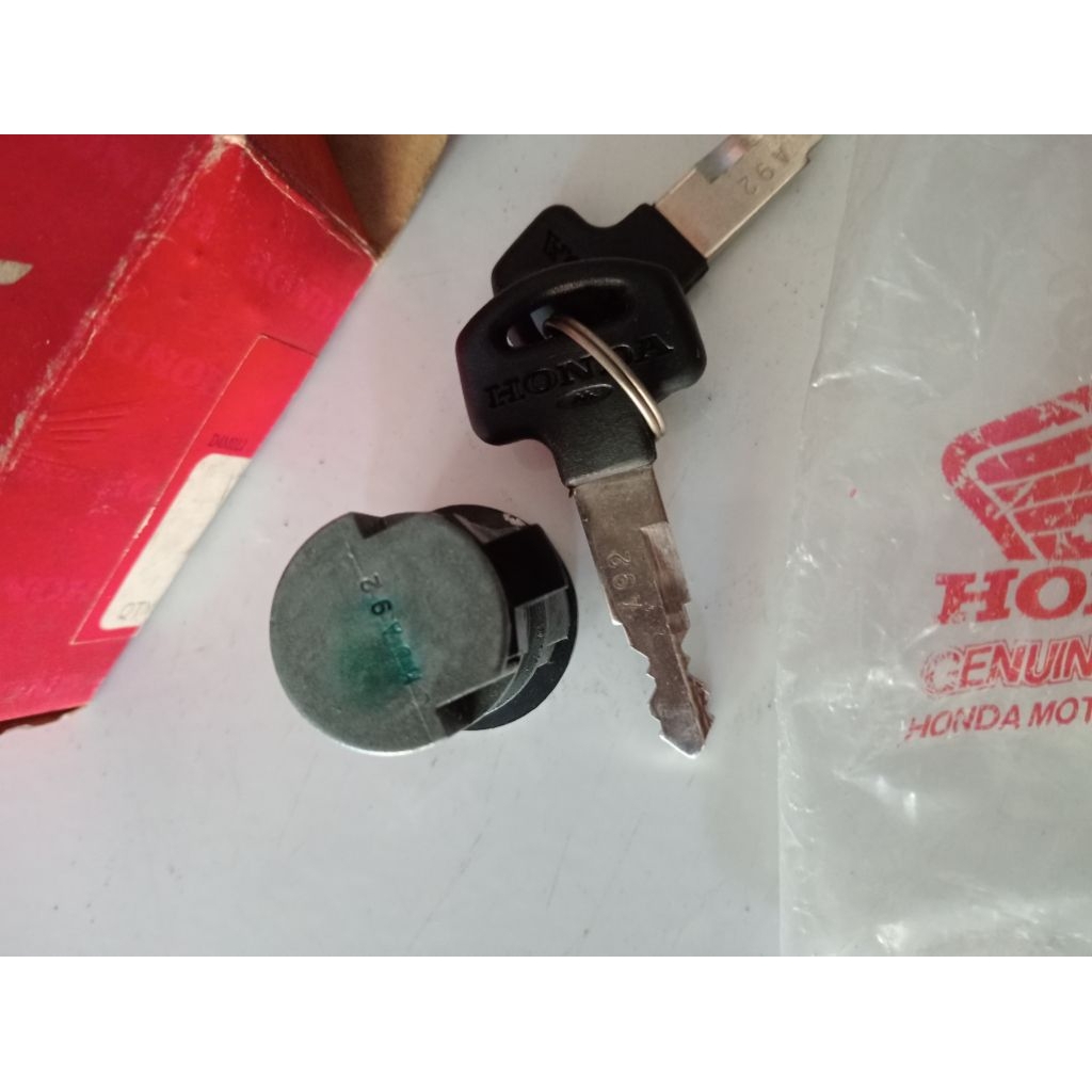 kunci tutup tangki gl 100/125 original baru japan