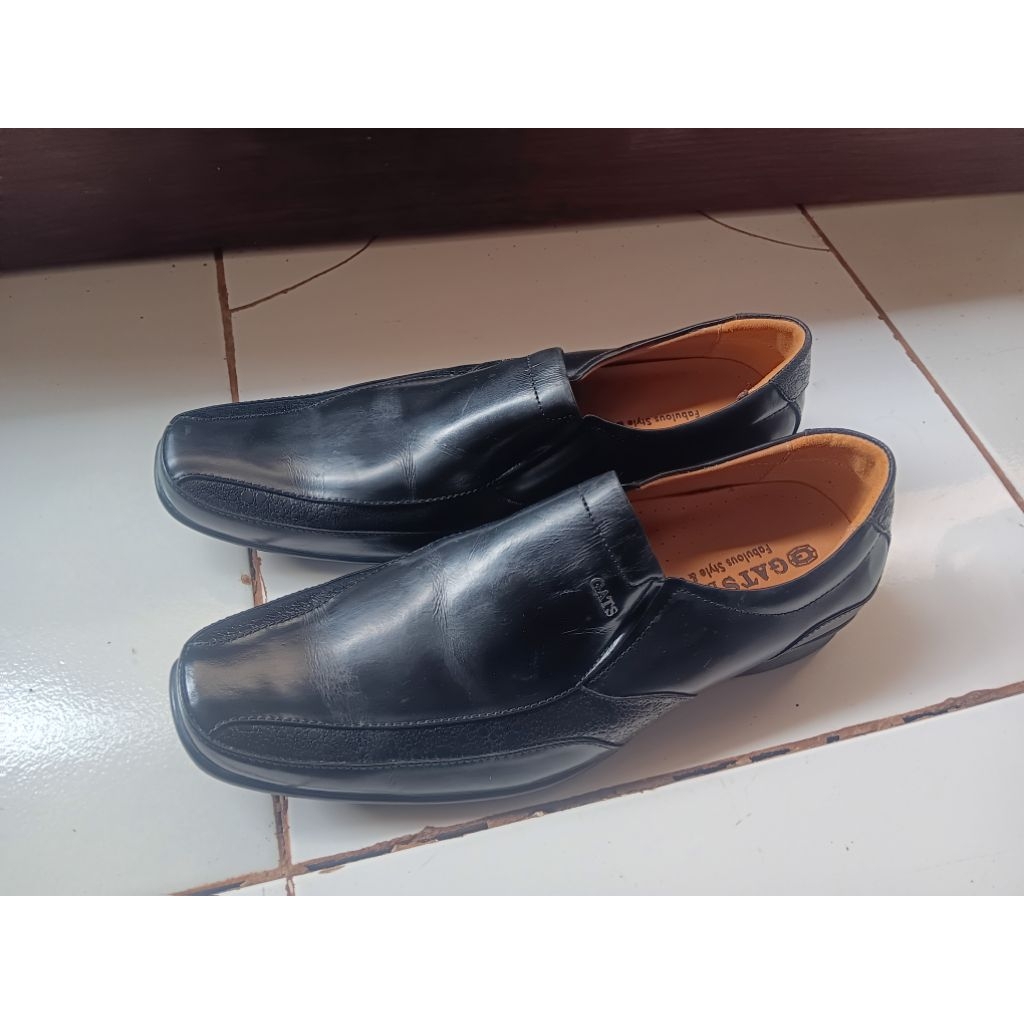 sepatu kulit asli merek gats