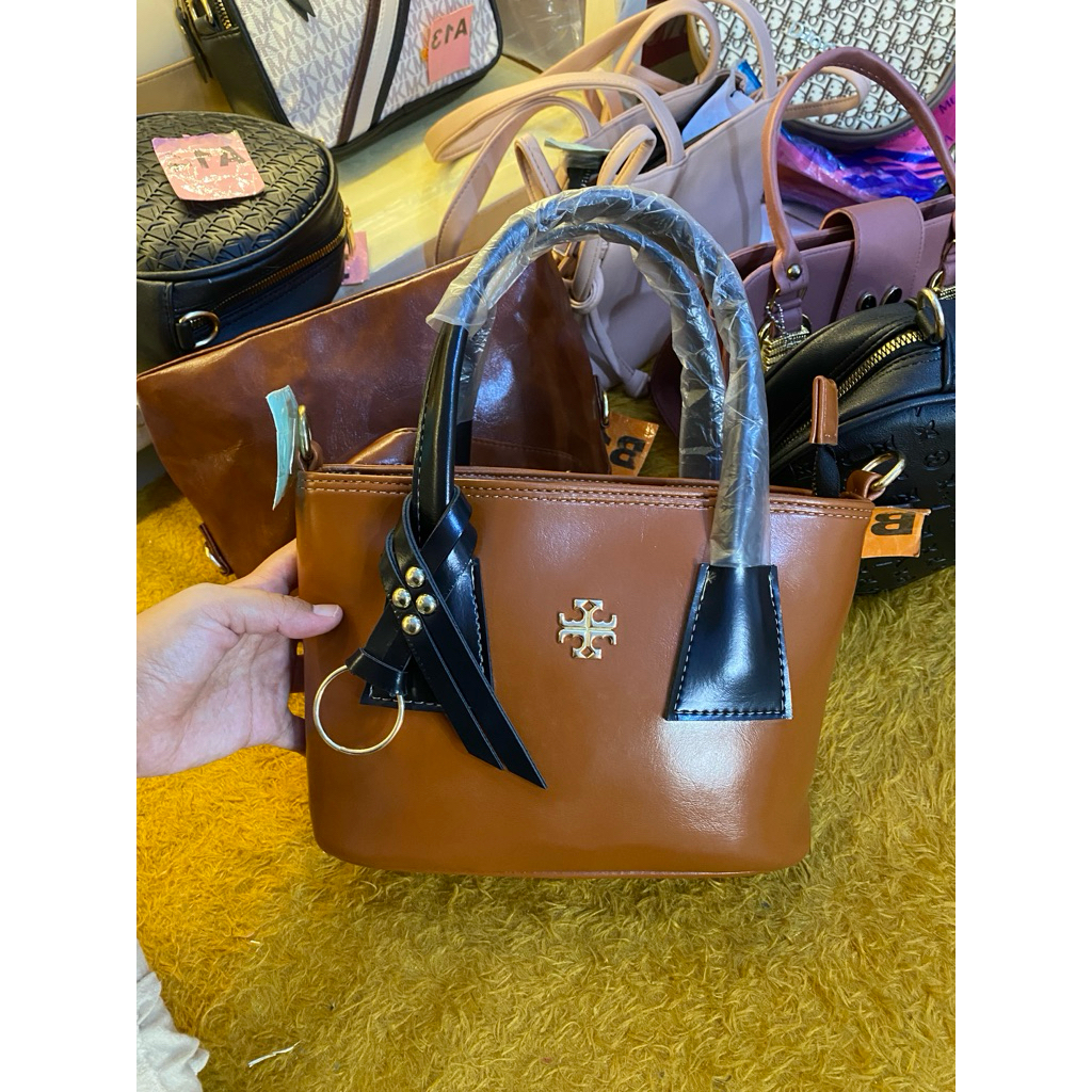 tas tote bag - tas branded - tas sling bag - tas selempang - tas grosir makassar