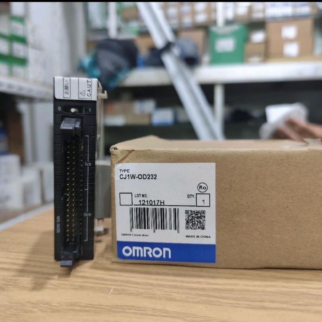 PLC OMRON CJ1W-OD232 ORIGINAL