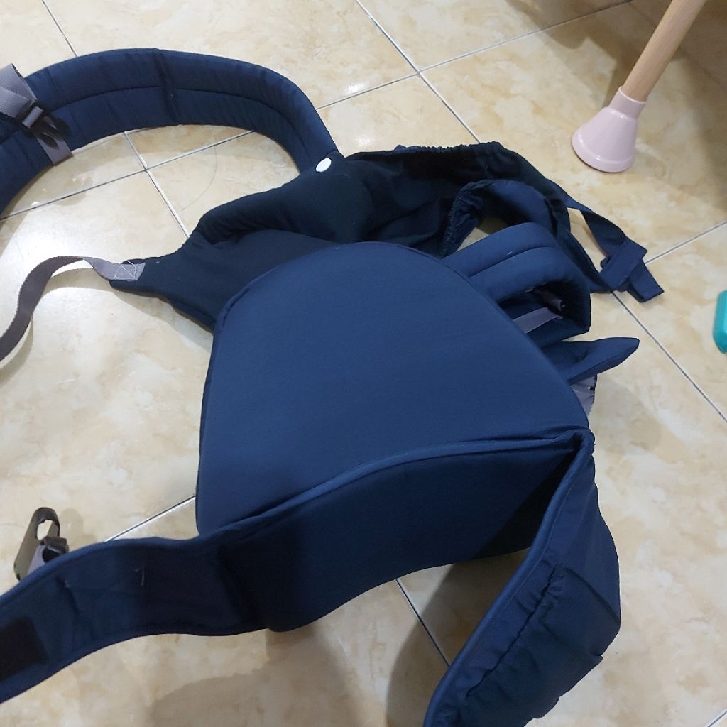 gendongan hipseat bayi/ gendongan depan bayi