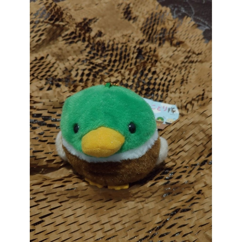 Gantungan Burung Amuse