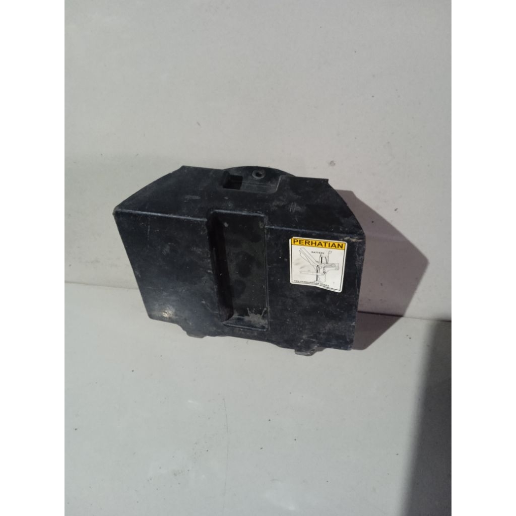 cover tutup accu aki Suzuki smash new original copotan