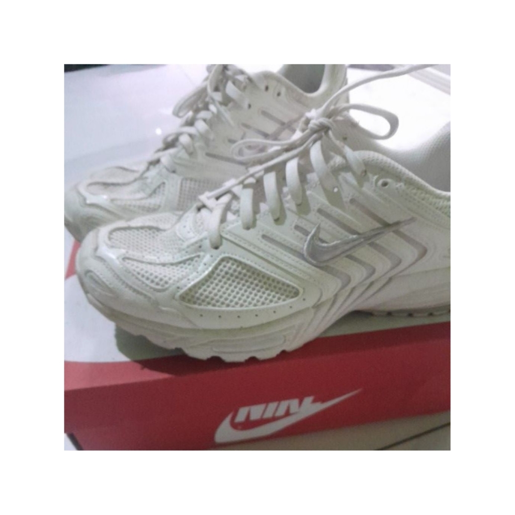 Nike putih