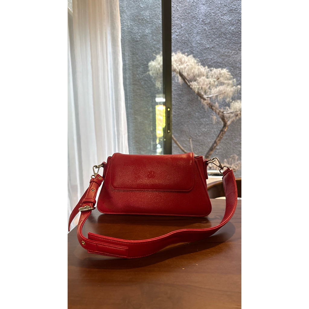 tas prior merah preloved