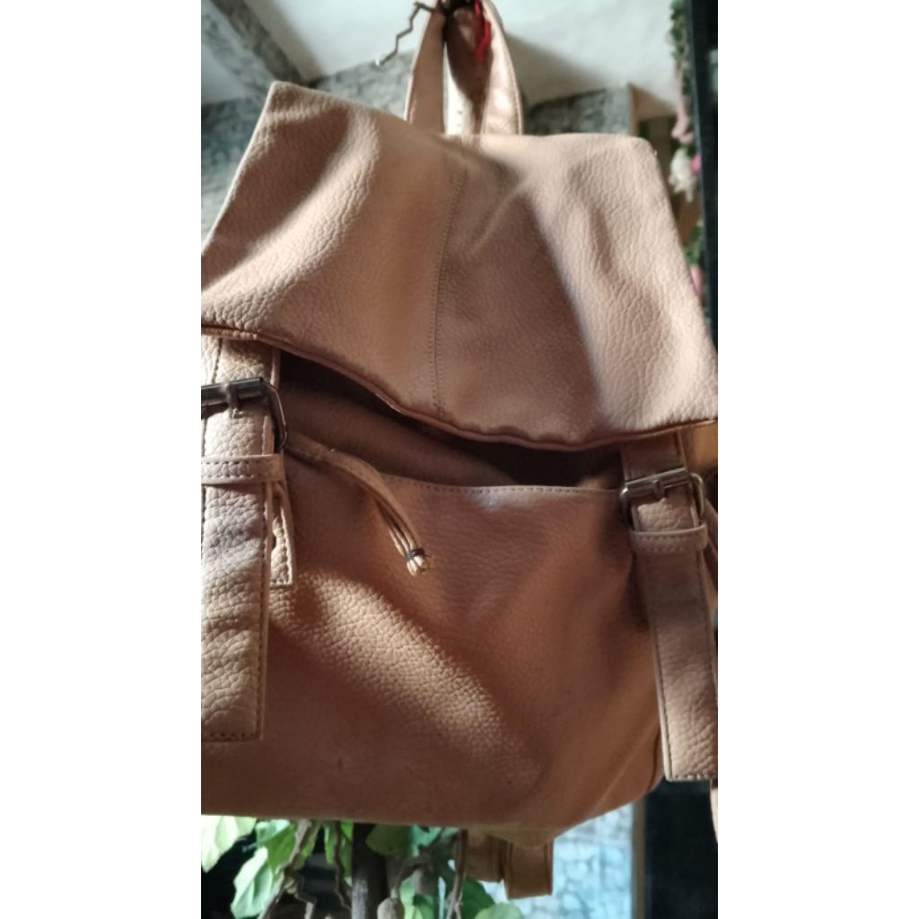 Tas ransel kulit merk bata preloved second