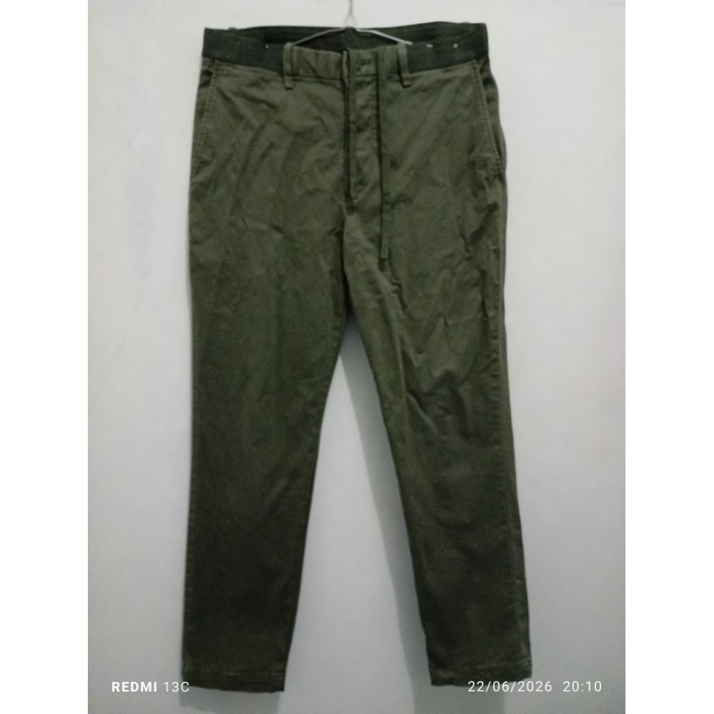 preloved celana panjang chino pria uniqlo