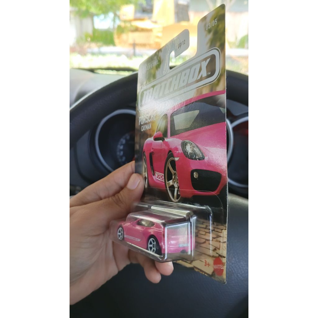 Matchbox Porsche Cayman pink