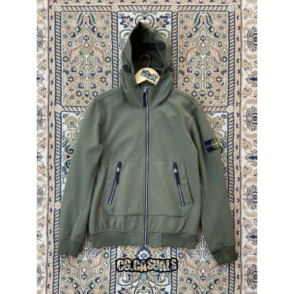 Stone island light soft shell-r e-dye technology jacket