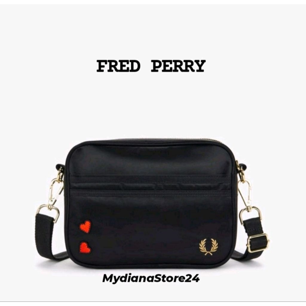 FRED PERRY WOMEN'S - FRED PERRY x AMMY WINEHOUSE - AMY MINI SHOULDER BAG - BLACK