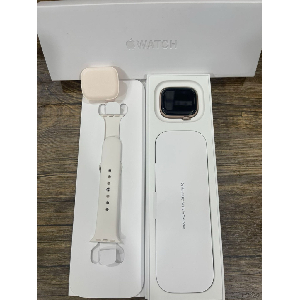 apple watch series 11 42mm warna gold like new