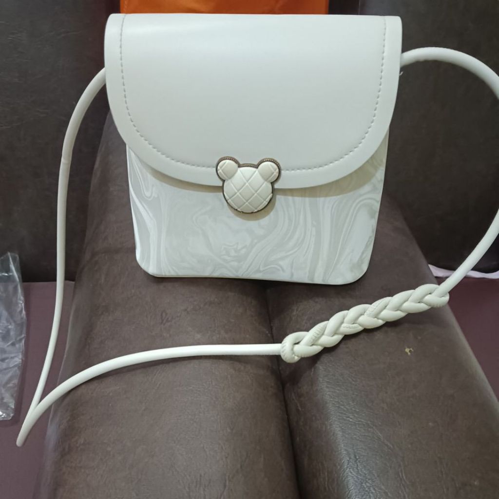 Tas slempang JH preloved