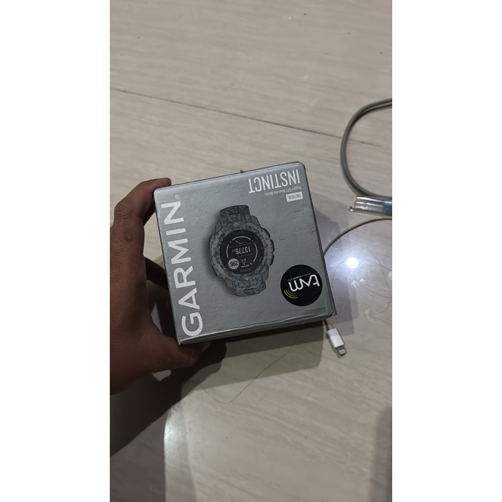 smartwatch jam garmin instinct camo